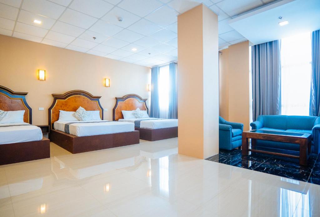 RedDoorz Plus @ Hotel Platinum Occidental Mindoro photo 2