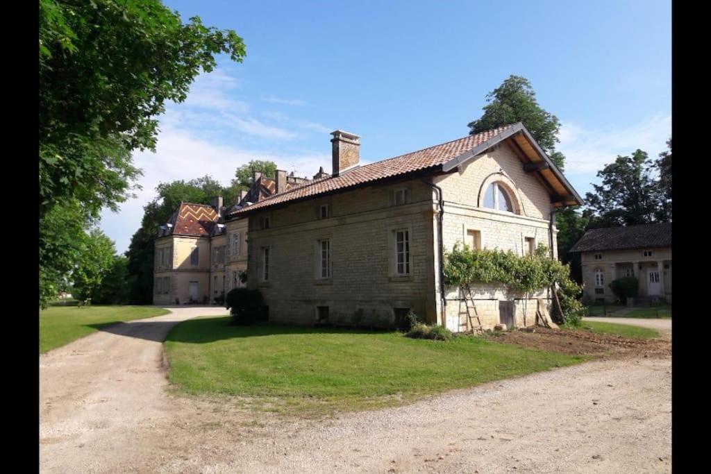 maison jardinier parc château,proche Dijon-Vignes photo 4
