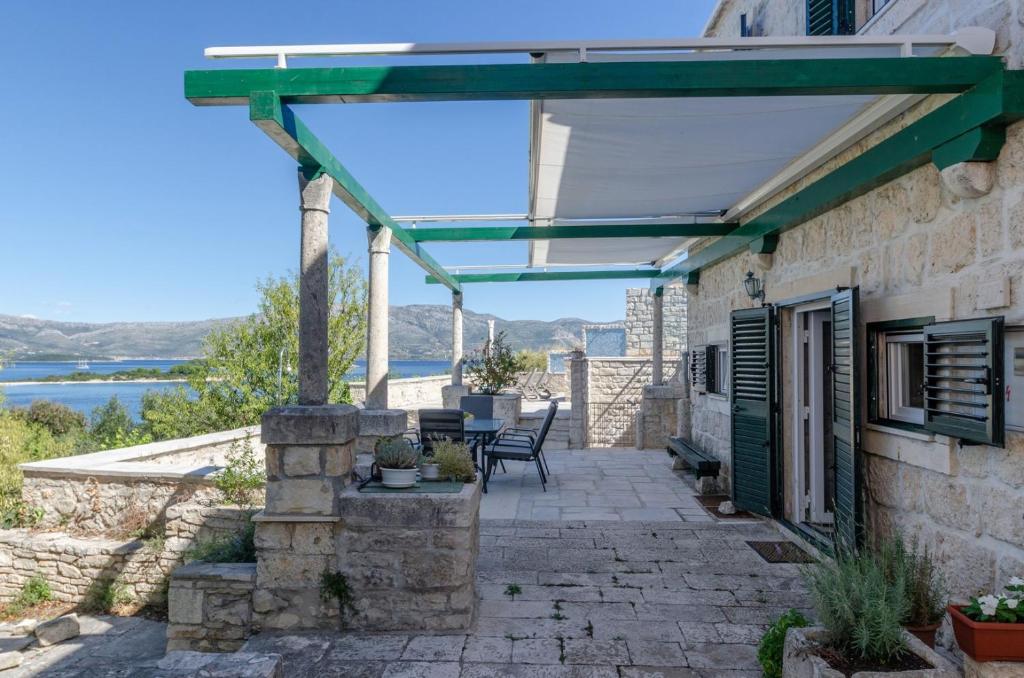 Traditional stone house with swimming pool photo 4