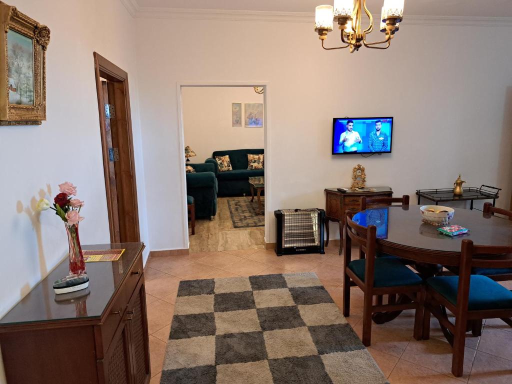 Three bedrooms apartment Nile view maadi - Tap to explore photos
