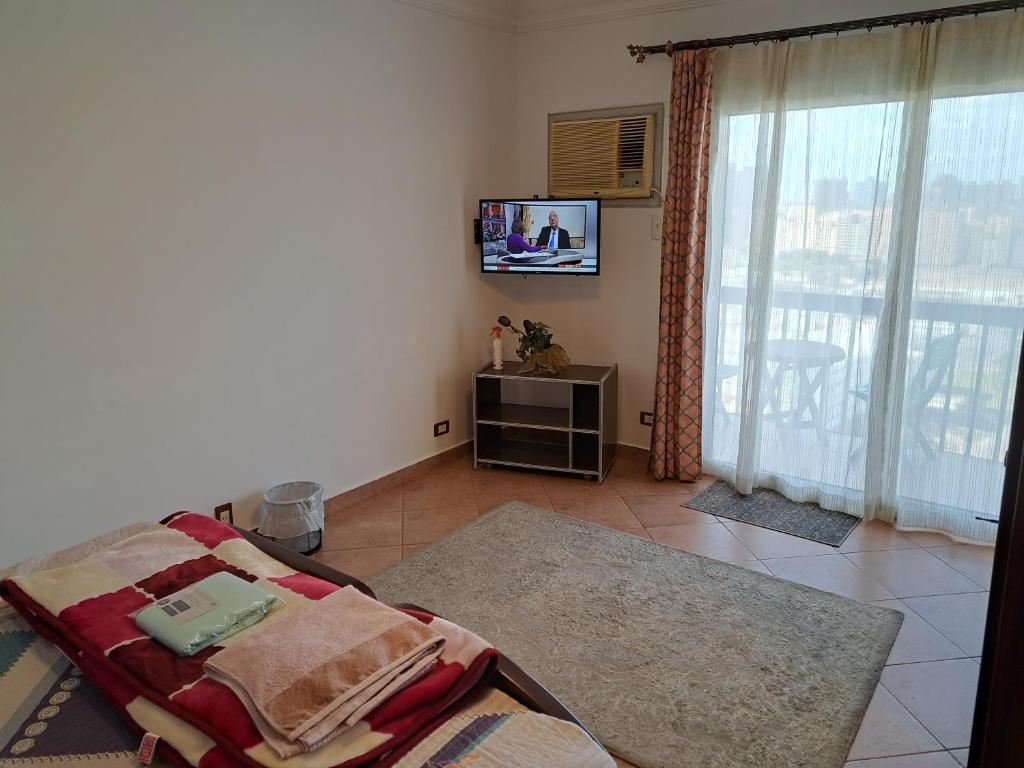Three bedrooms apartment Nile view maadi - Tap to explore photos