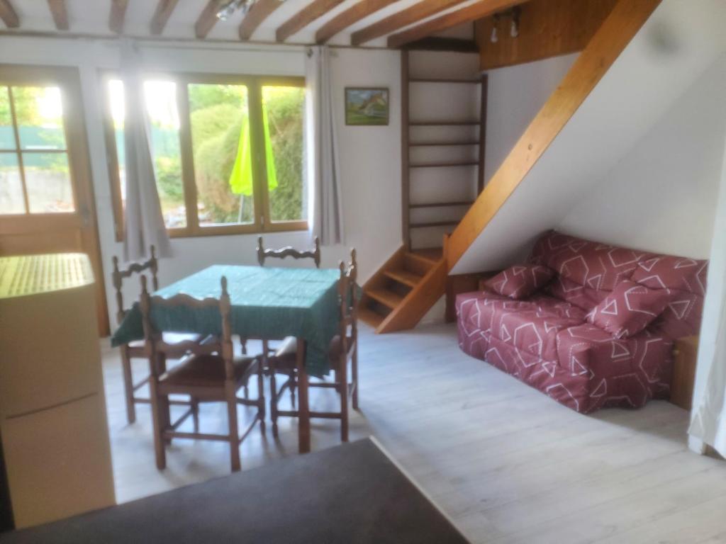 HAMPTON COTTAGE photo 2