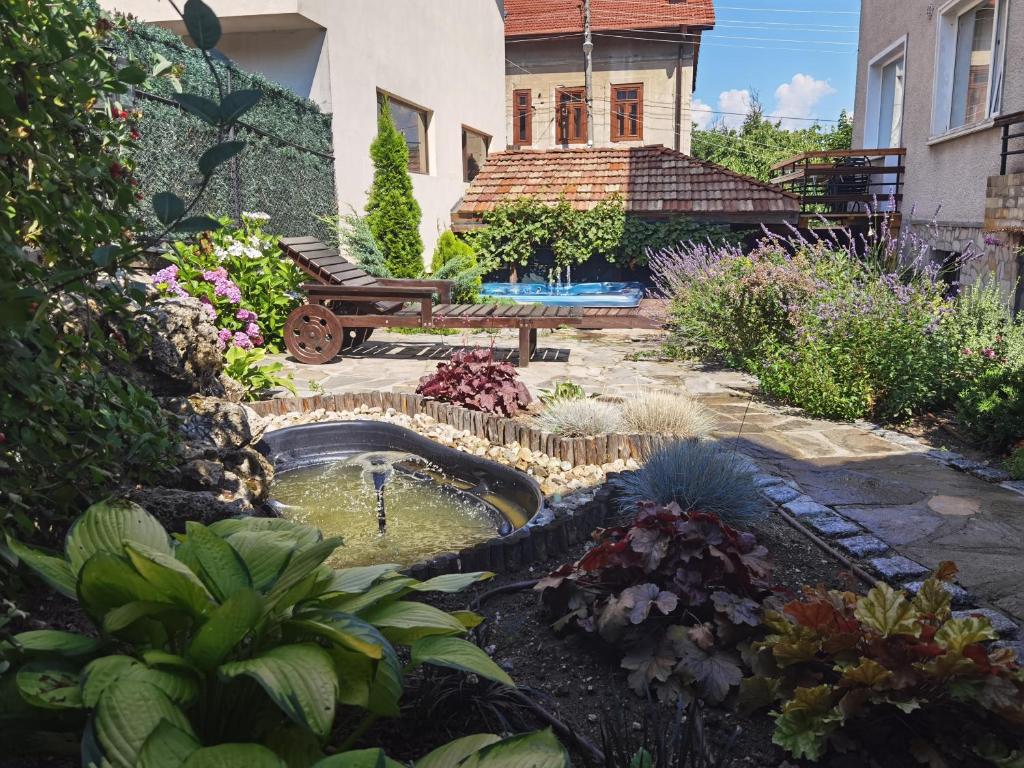 Mira Guest House photo 4