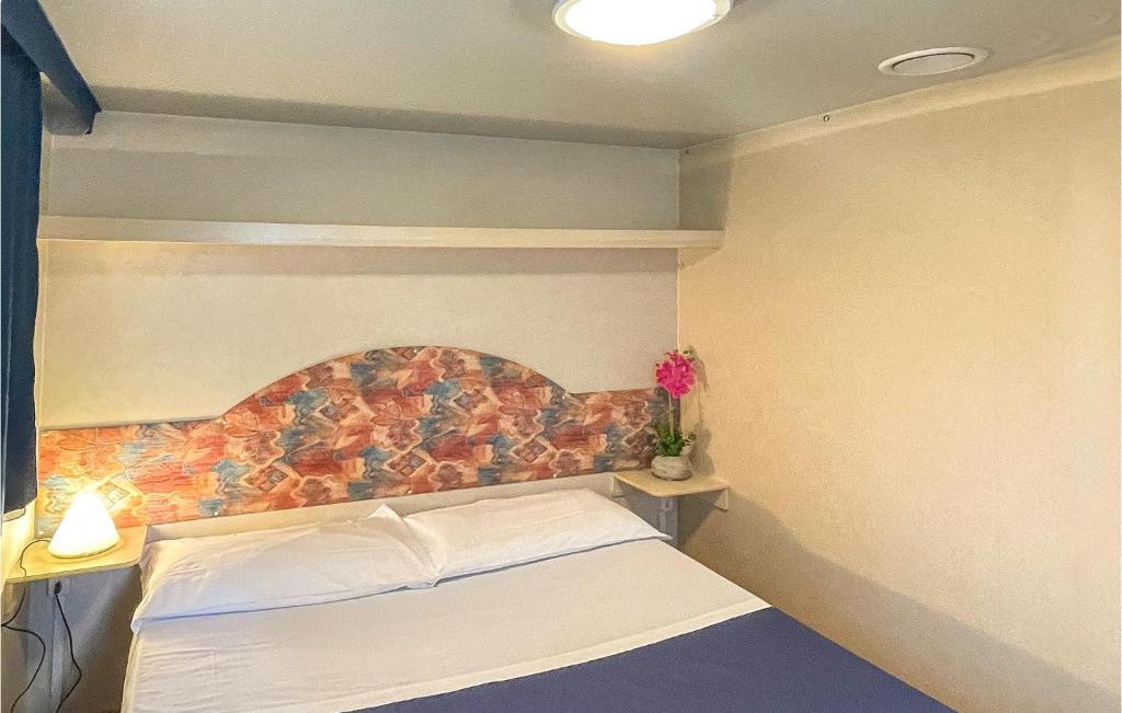 Stunning Caravan In Tuoro Sul Trasimeno With Outdoor Swimming Pool, 2 Bedrooms And Wifi photo 4