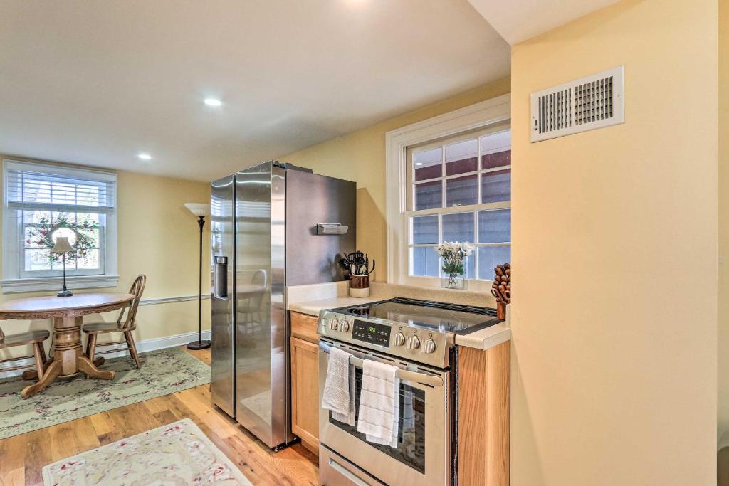 Townhome in Leesburg Historic District! photo 1