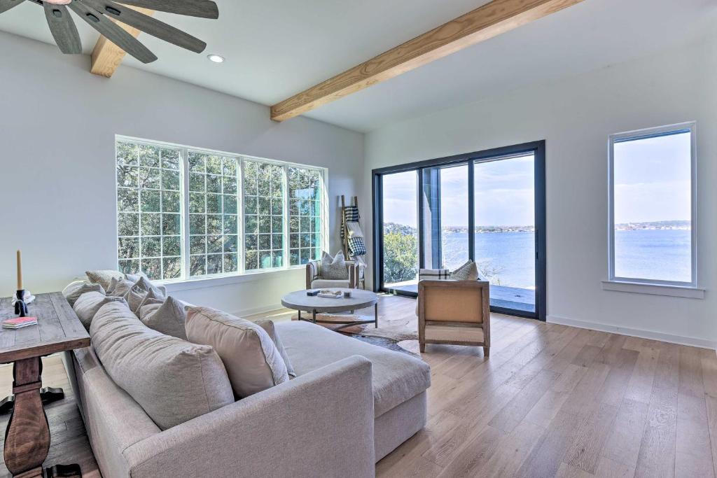 Luxury Lake Granbury Cliffside Home with Deck! photo 4