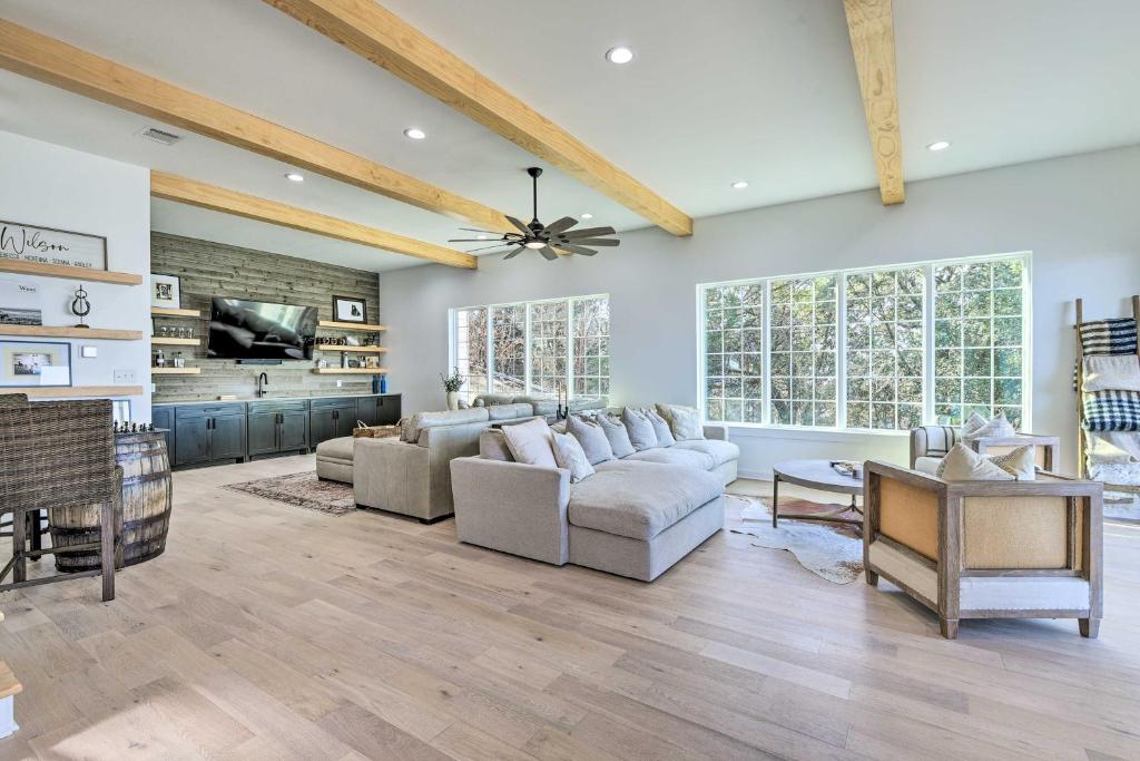 Luxury Lake Granbury Cliffside Home with Deck! photo 3