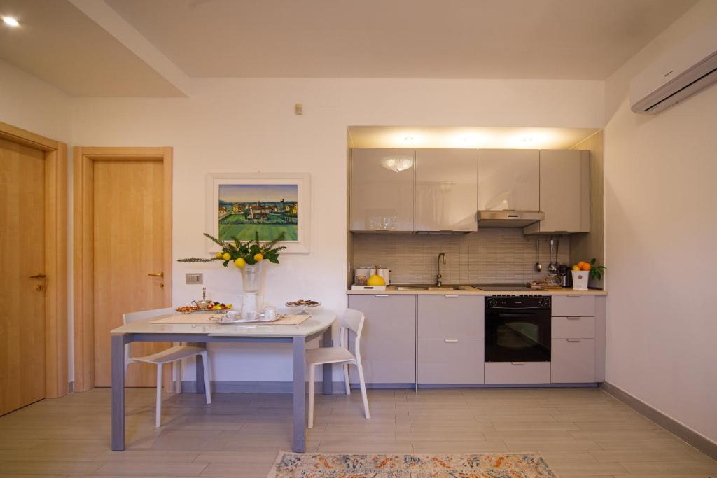 Lemon house photo 4
