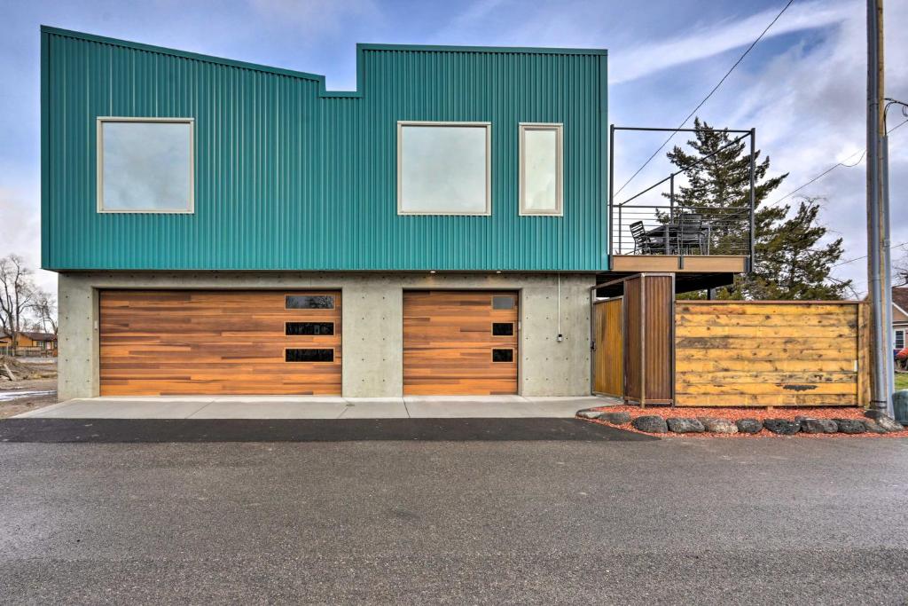 Contemporary Home with Views 1 Mi to Downtown! photo 1