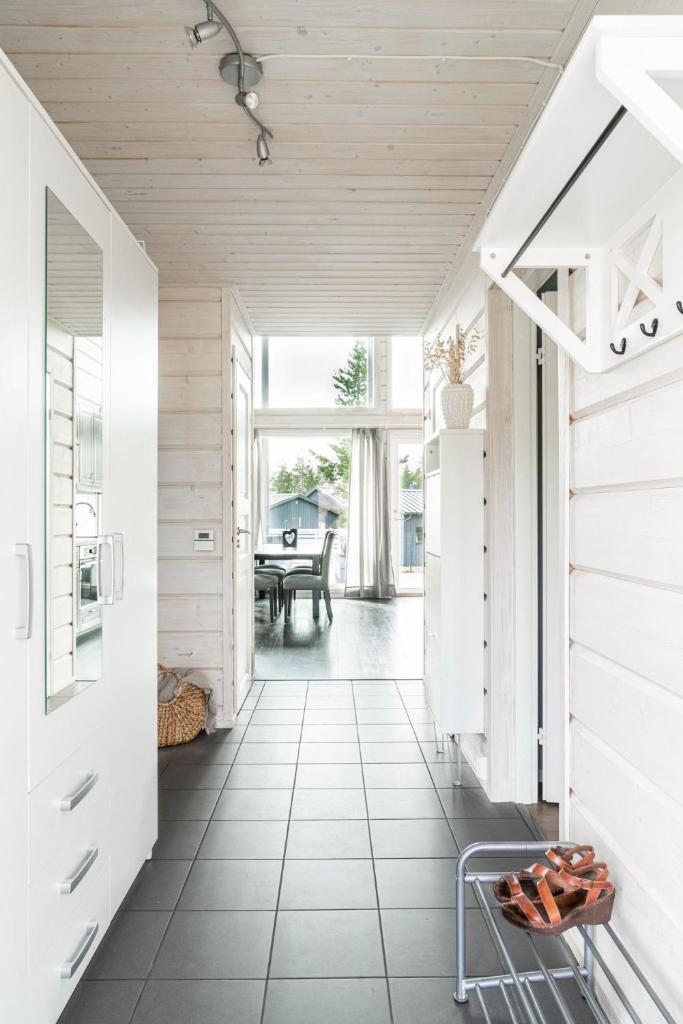 Beautiful house with sea view photo 2