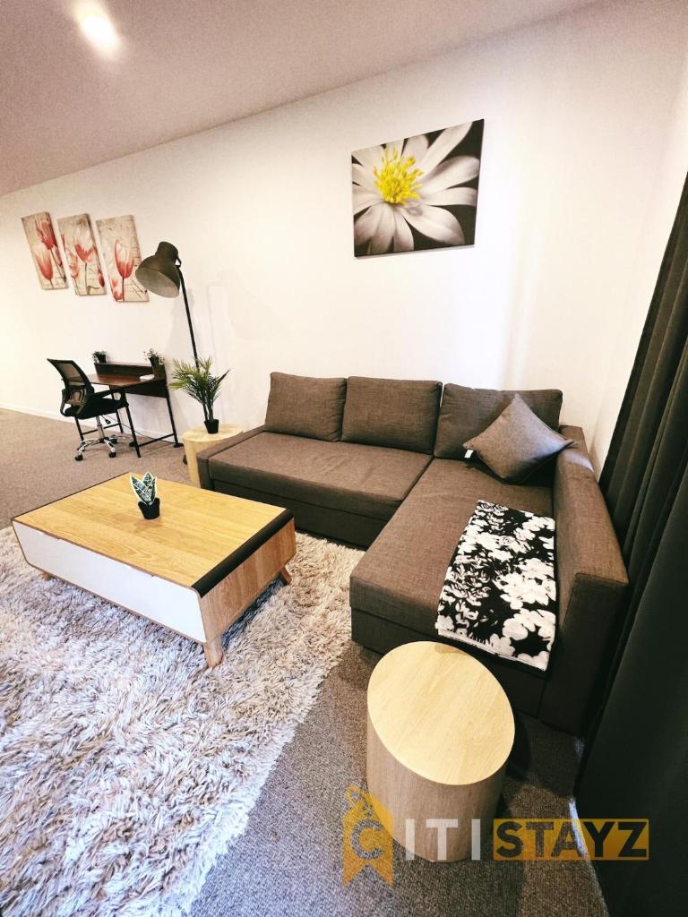Contemporary in Kingston-2bd Apt photo 4