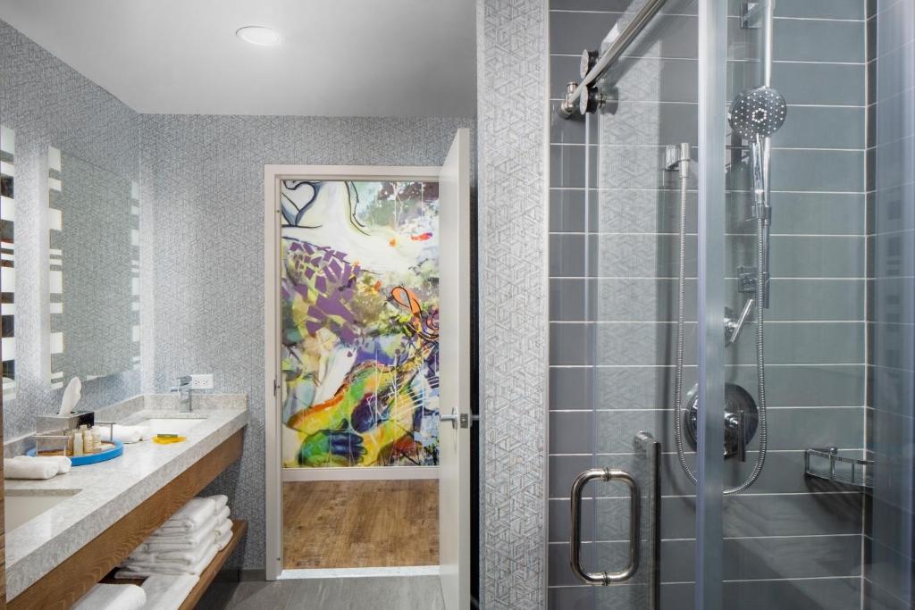 Hotel Indigo Gainesville-Celebration Pointe, an IHG Hotel photo 2