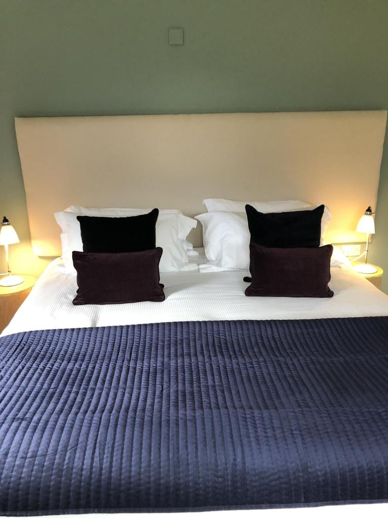 Yorkshire Dales Lodge 10 by Together Travel - 3-Bed Ensuite Retreat - Tap to explore photos