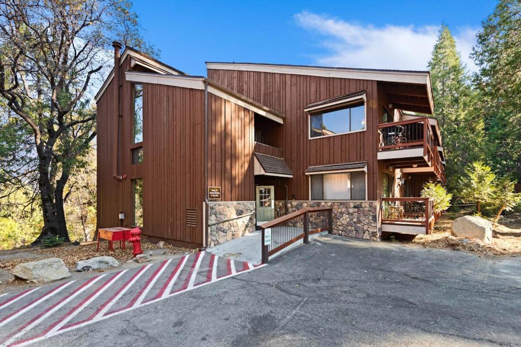Yosemite West Condos photo 1