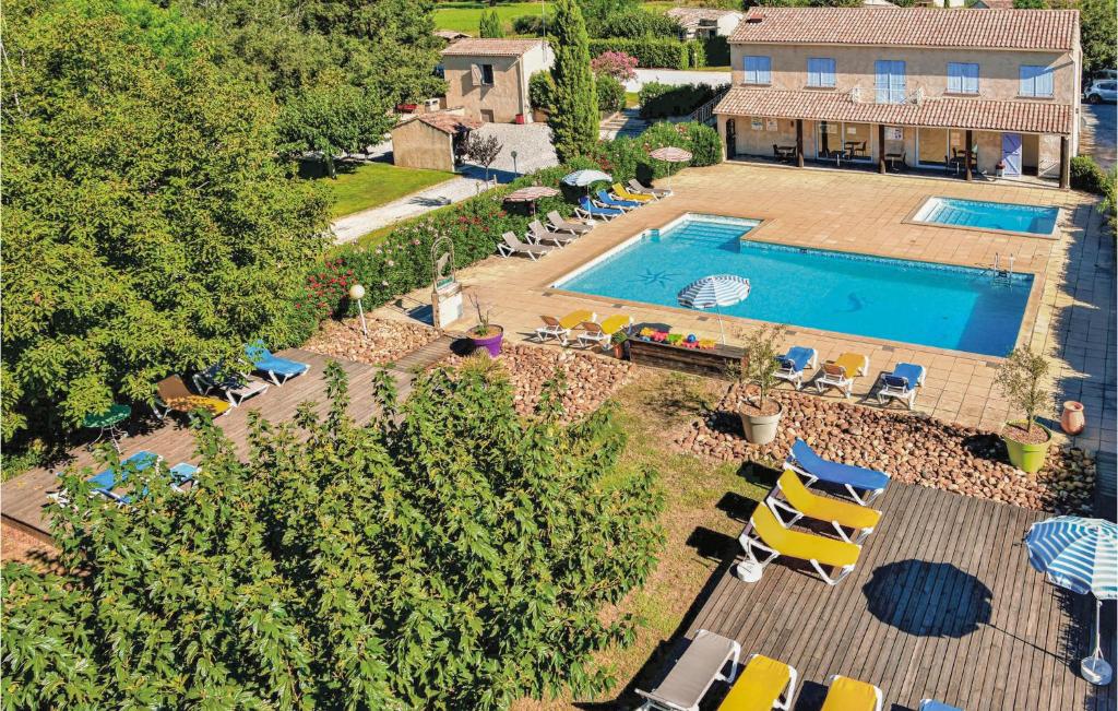 Beautiful Home In Raphle-ls-arles With 2 Bedrooms, Wifi And Outdoor Swimming Pool