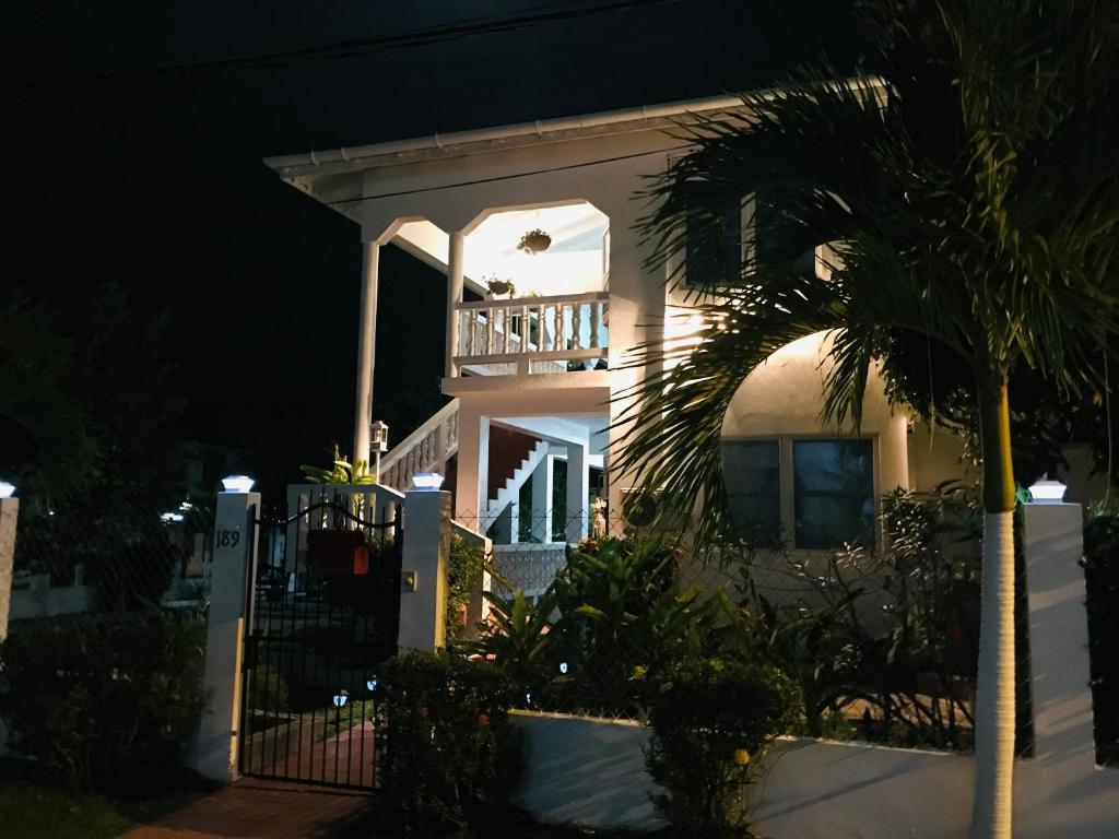 HCeas Villas Compound photo 3