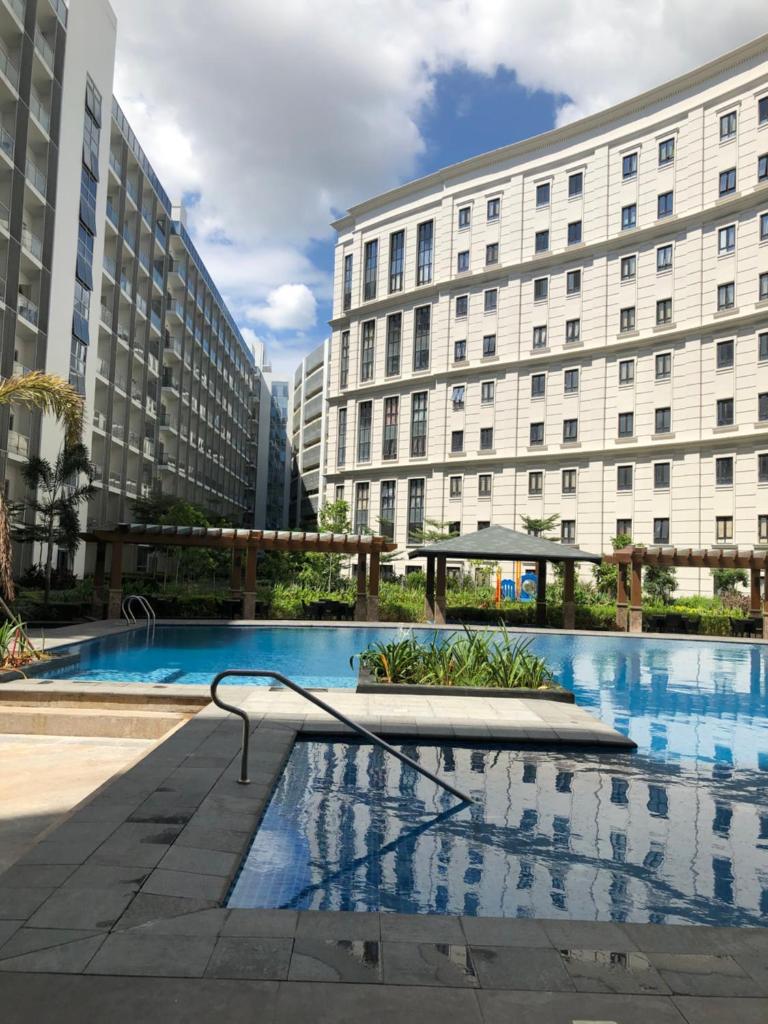 Robles’ Unit at 81 Newport Boulevard, Metro Manila