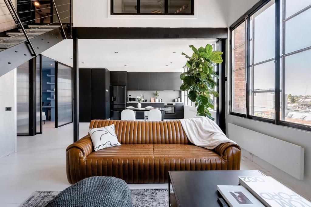New York Converted Warehouse Apartment in Richmond photo 1