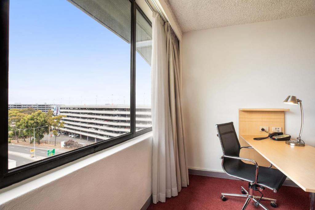 Holiday Inn Melbourne Airport, an IHG Hotel photo 1