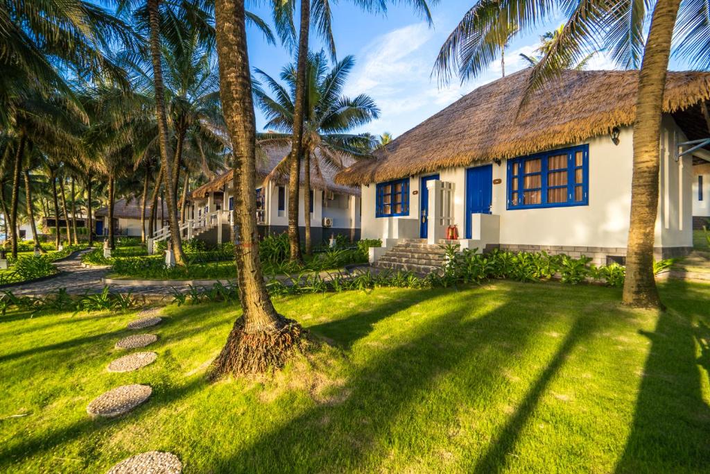 L'Azure Resort and Spa