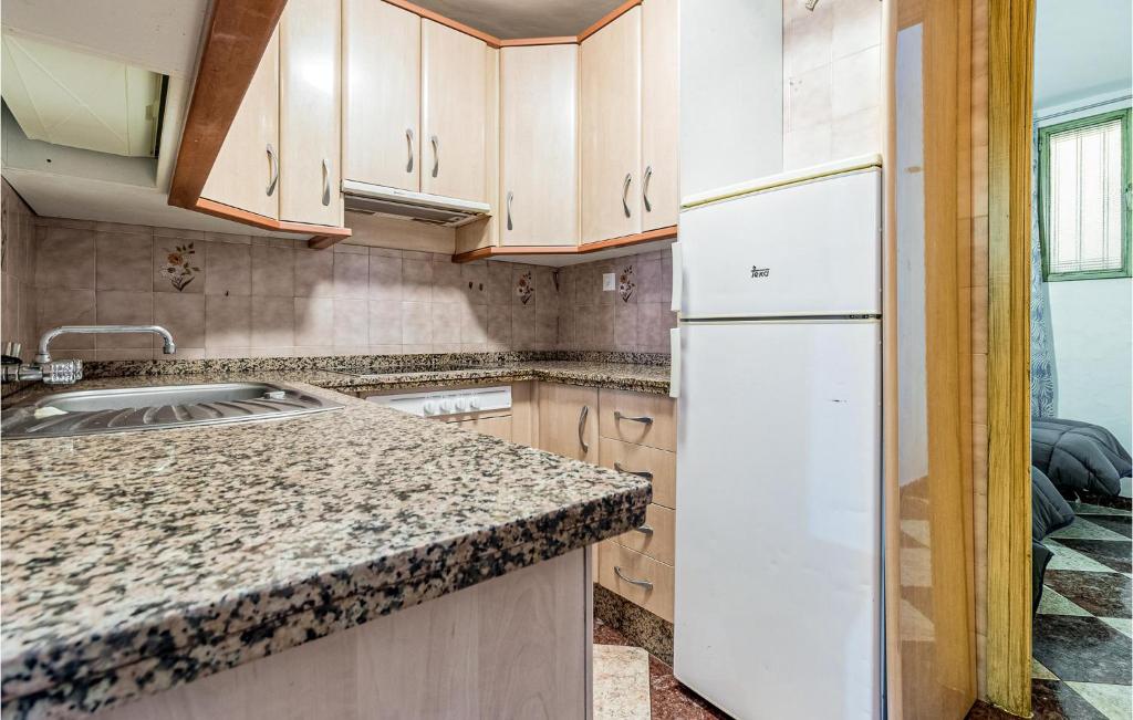 Nice Home In Villanueva De Algaidas With Wifi And 4 Bedrooms photo 3