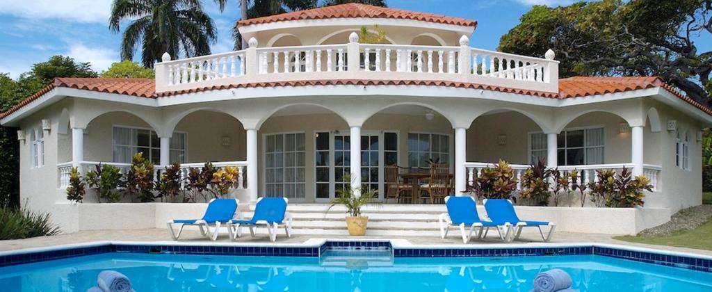 3BR Villa with VIP Access - All Inclusive Program with Alcohol Included. photo 3