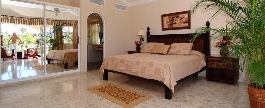3BR Villa with VIP Access - All Inclusive Program with Alcohol Included. photo 4
