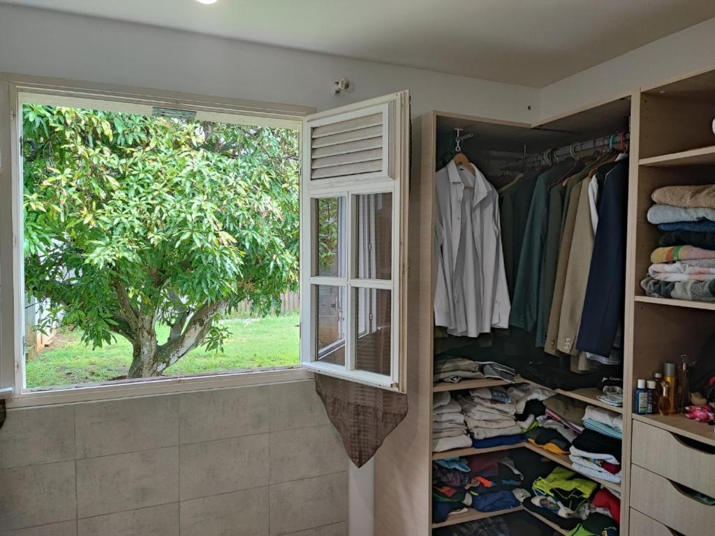 Stunning 3-Bed House in Baie Mahault photo 4