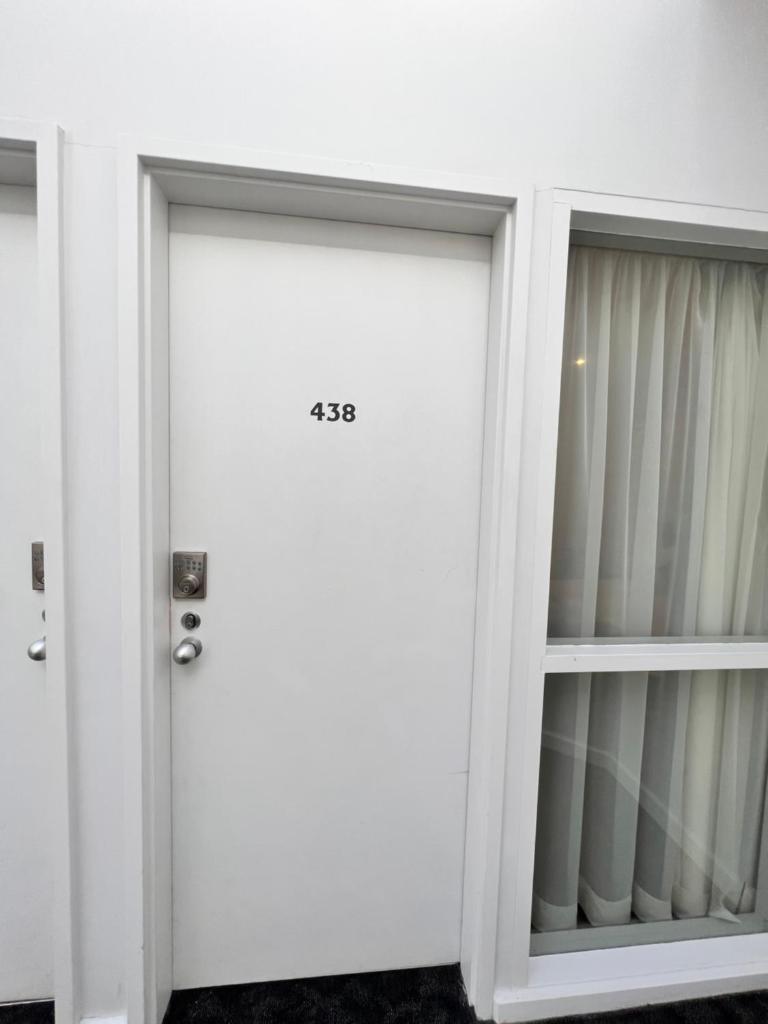 438/247 entire 1BR exHotel Room in the heart of city photo 2