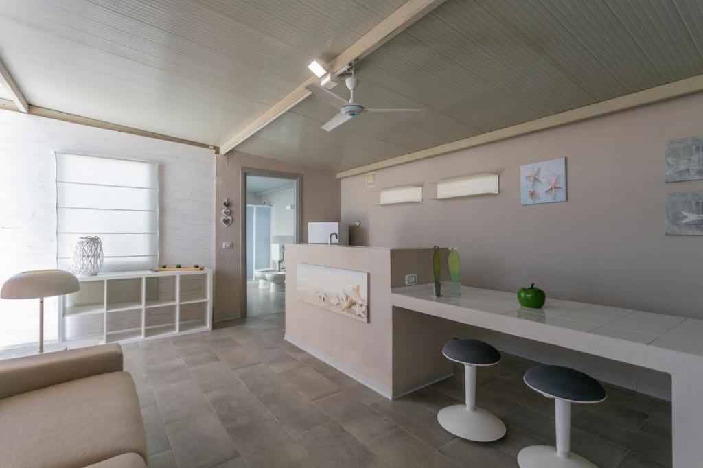Luxury Bungalow - Tap to explore photos