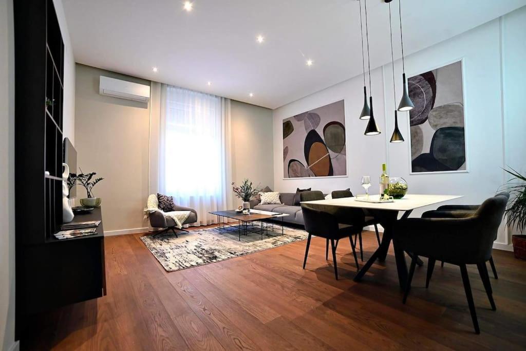 Nino Luxury Apartment photo 2