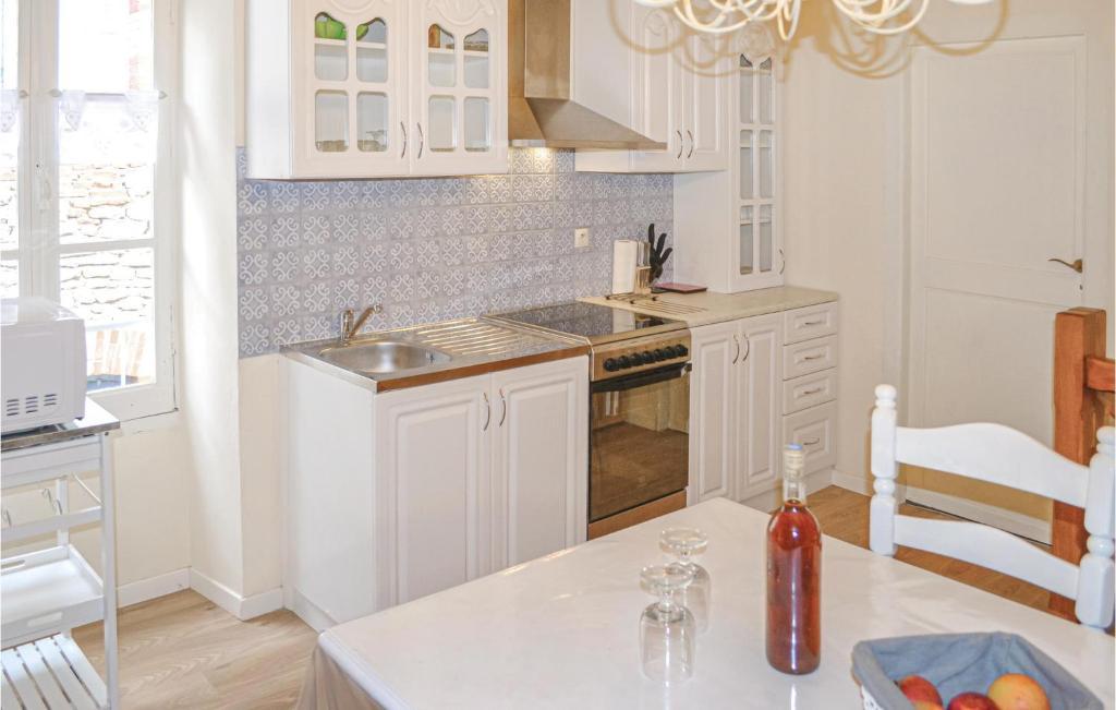 Awesome Home In Marcilhac Sur Cl With 3 Bedrooms And Wifi photo 1