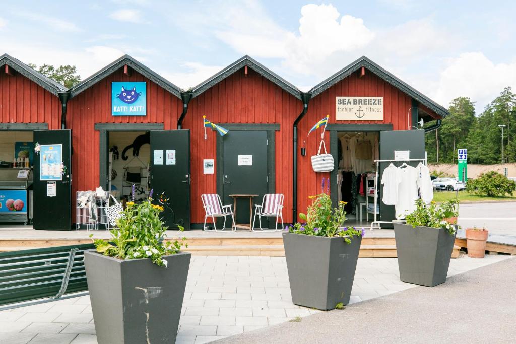 Authentic Swedish family home on the archipelago - Tap to explore photos