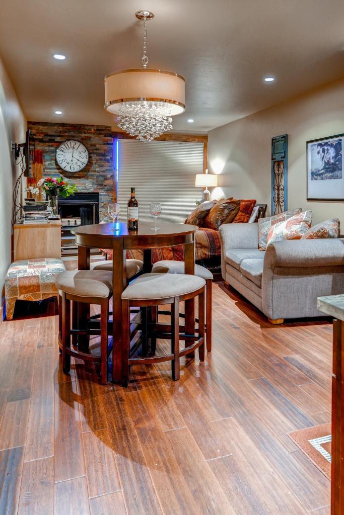 Studio Condo 318 in Historic Frisco at Cedars Lodge photo 4