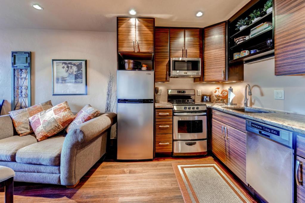 Studio Condo 318 in Historic Frisco at Cedars Lodge photo 1