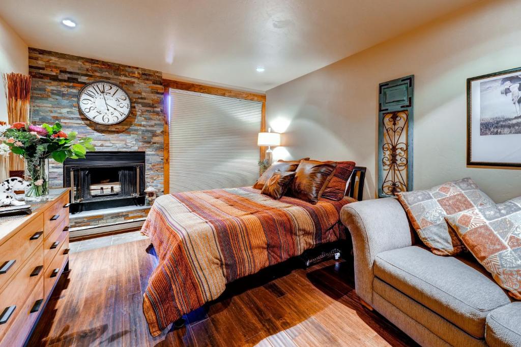 Studio Condo 318 in Historic Frisco at Cedars Lodge photo 3