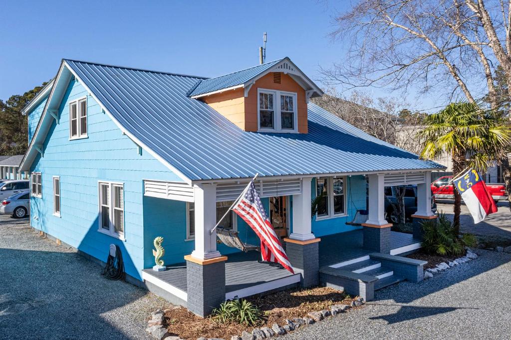 Island Guesthouse and Motel image