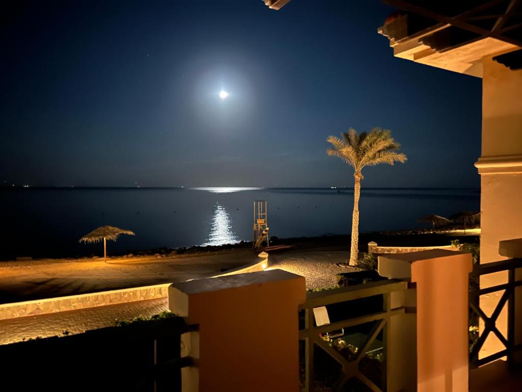 Amazing Beachfront townhouse chalet Ain Sokhna LaVista 1 photo 2
