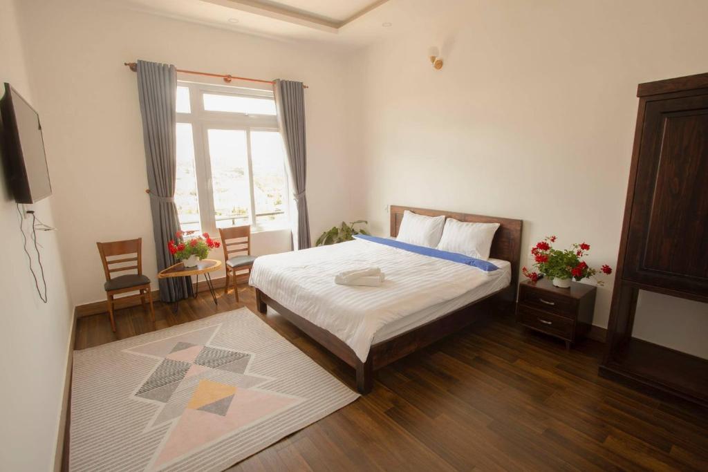 Chiến Mã Hotel