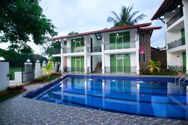 Hotel Sanri Villa Katunayake