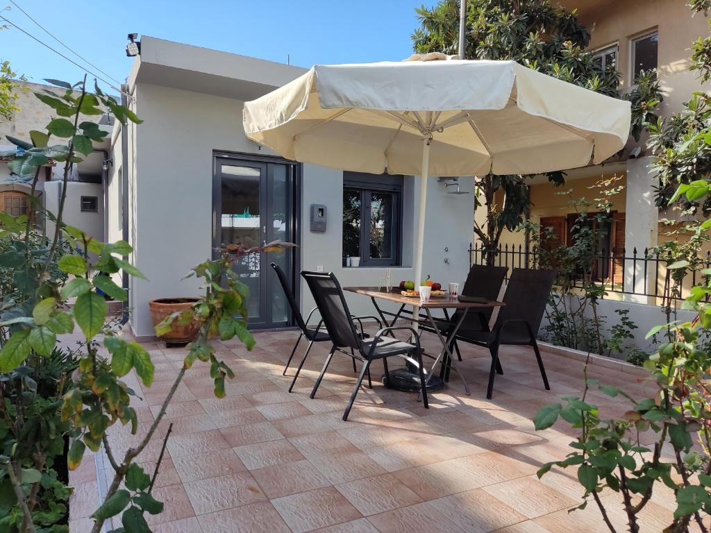 Irini's Home - Pitsidia photo 2