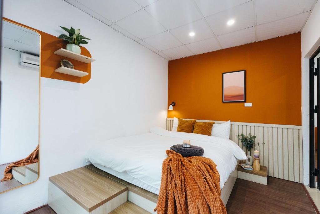 Economy & Premium with large groups, central location