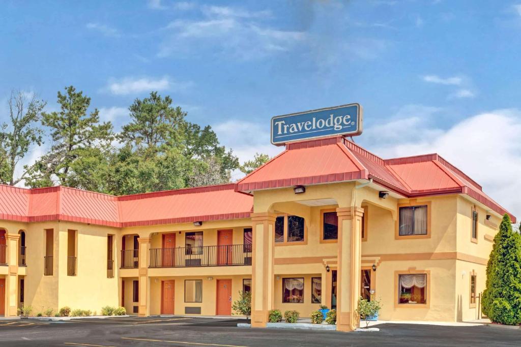 Travelodge by Wyndham Forest Park Atlanta South image