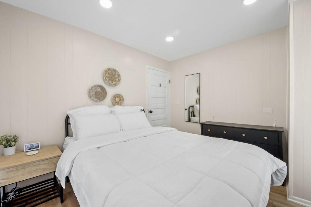 The Lakewood Belle: Family Friendly Home 10 minutes to Downtown! photo 2