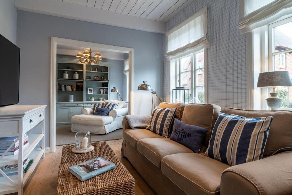 von-Deska-Countryhouses-Reeder-Fluegel photo 3