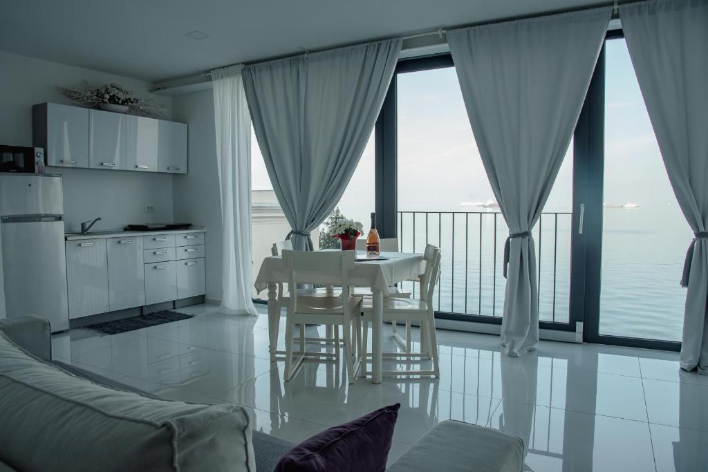 VILA MOLET KOPER photo 4