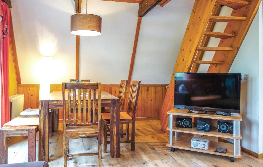 Amazing Home In Bad Arolsen With 3 Bedrooms And Wifi photo 3