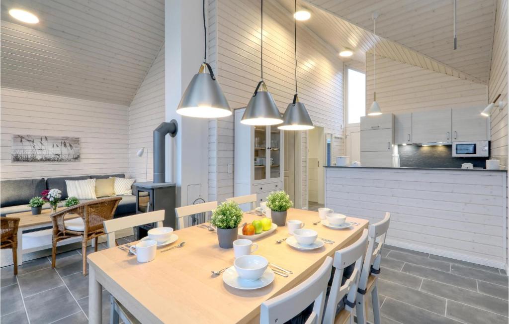 Amazing Home In Krems Ii-warderbrck With Sauna, Wifi And 3 Bedrooms photo 3