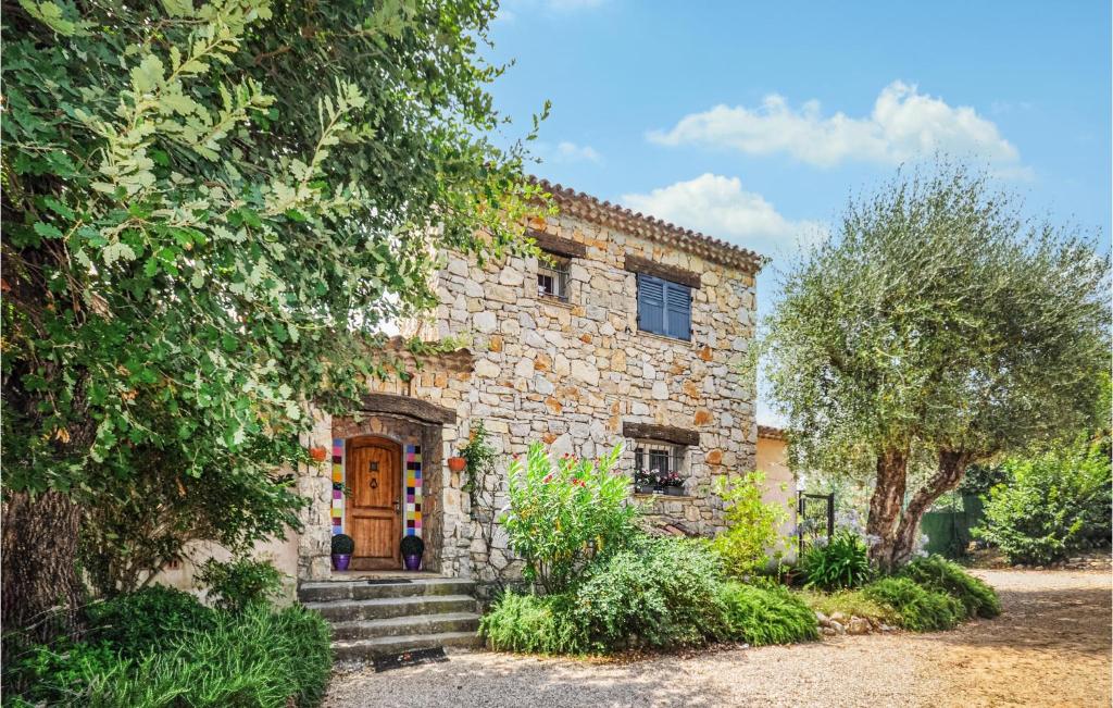 Stunning Home In Grasse With 3 Bedrooms, Outdoor Swimming Pool And Swimming Pool
