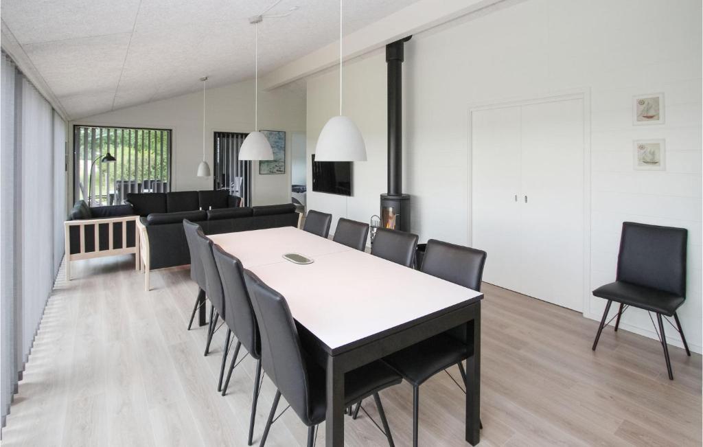 Awesome Home In Sams With Sauna, 5 Bedrooms And Wifi photo 3